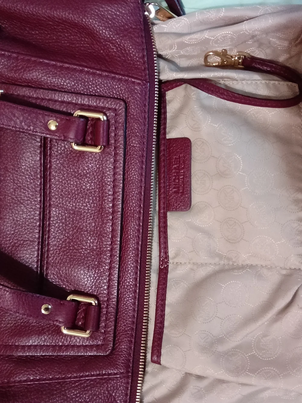 Michael Kors Gilmore Women's Burgundy Leather Tote Bag